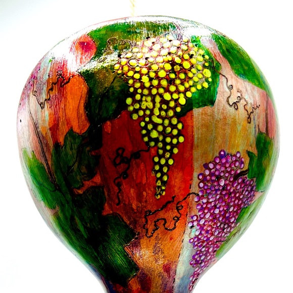 NEW Original Hot Air “ BALLOON of GRAPES ” Hand Crafted Gourd Art Wine Lovers - Picture 13 of 17